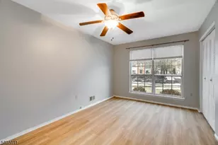 31 Lindsey Ct, Franklin Township, NJ 08823 - Photo 6