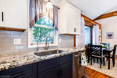 21 Mondamin Rd, Vernon, NJ 07422 - Photo 8