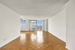 160 Overlook Ave, Hackensack, NJ 07601 - Photo 14