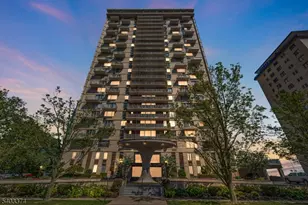 160 Overlook Ave, Hackensack, NJ 07601 - Photo 1