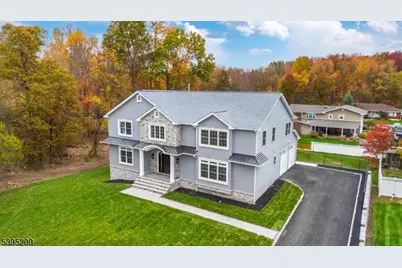 20 West Dr, Fairfield, NJ 07004 - Photo 2