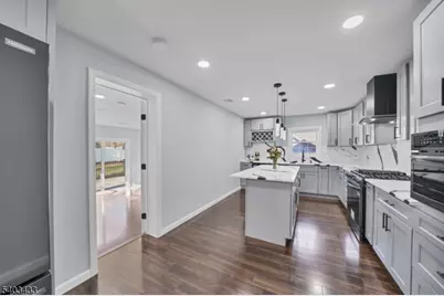 456 Girard Ave, Franklin Township, NJ 08873 - Photo 4