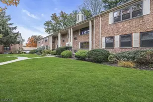 46 B Sandra Cir, Westfield, NJ 07090 - Photo 2