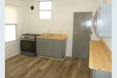 523 Franklin St, Elizabeth, NJ 07206 - Photo 2