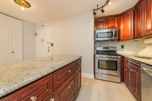 1 Wall St, Fort Lee, NJ 07024 - Photo 4