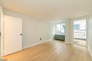 1 Wall St, Fort Lee, NJ 07024 - Photo 18