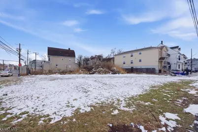 516 Hawthorne Ave, Newark, NJ 07112 - Photo 2