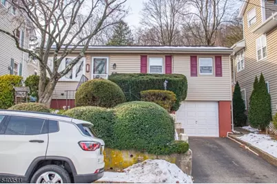 18 Grant St, Dover, NJ 07801 - Photo 2