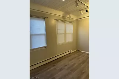 20 E Henry St, Linden, NJ 07036 - Photo 8