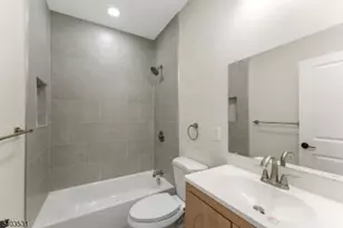 306 Carnegie Pl, Union Township, NJ 07088 - Photo 14