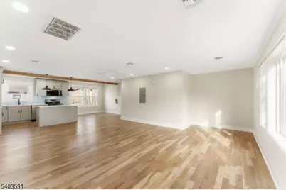 306 Carnegie Pl, Union Township, NJ 07088 - Photo 8