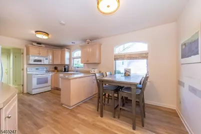 24 Malcolm Ct, Clifton, NJ 07013 - Photo 4