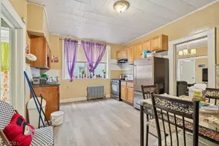 181 Pierson St, Orange, NJ 07050 - Photo 6