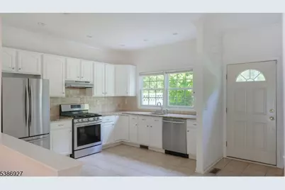 16 Riga Ct, Scotch Plains Township, NJ 07076 - Photo 6