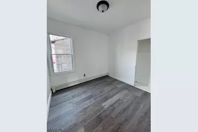 9 Sparrow St, Paterson, NJ 07524 - Photo 8