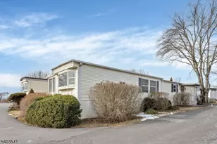 195 W Main St Unit, Chester, NJ 07930 - Photo 2