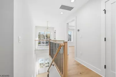 8 Montgomery Rd, Livingston, NJ 07039 - Photo 20