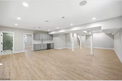 8 Montgomery Rd, Livingston, NJ 07039 - Photo 34