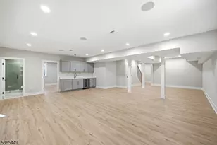 8 Montgomery Rd, Livingston, NJ 07039 - Photo 34