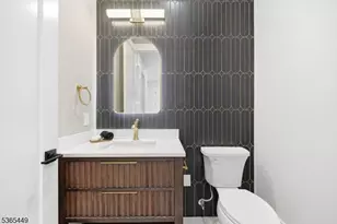 8 Montgomery Rd, Livingston, NJ 07039 - Photo 16