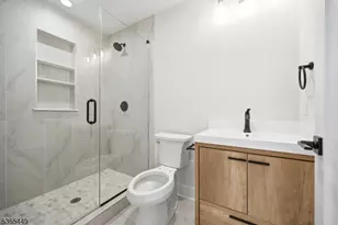 8 Montgomery Rd, Livingston, NJ 07039 - Photo 18