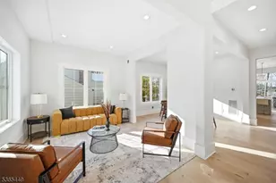 8 Montgomery Rd, Livingston, NJ 07039 - Photo 4