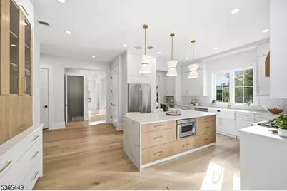 8 Montgomery Rd, Livingston, NJ 07039 - Photo 10