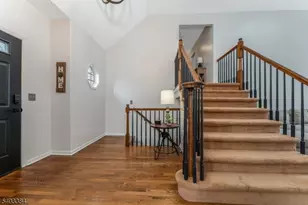 4 Windsor Ln, Lopatcong Township, NJ 08865 - Photo 4