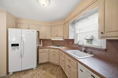 52 Broadway, Clark Township, NJ 07066 - Photo 10