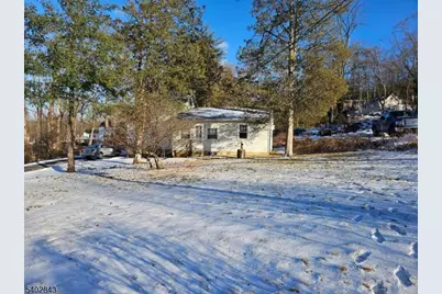 29 Ideal St, Long Hill Township, NJ 07933 - Photo 2