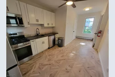 14 Wilson St, Clifton, NJ 07011 - Photo 6