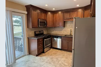 524 Cypress Ct, Raritan Township, NJ 08822 - Photo 6