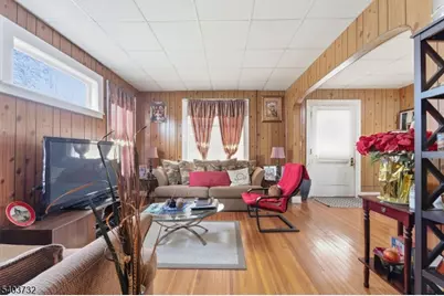 39 Hollywood Ave, Hillside, NJ 07205 - Photo 10