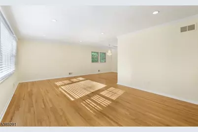 56 Valley Rd, Berkeley Heights Township, NJ 07922 - Photo 4