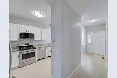 28 Gordon Cir, Parsippany, NJ 07054 - Photo 4