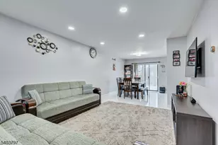 304 Maplecrest Rd, Edison Twp., NJ 08820 - Photo 12