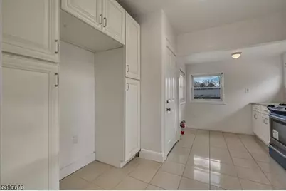 983 Colonial Ave, Union Township, NJ 07083 - Photo 16