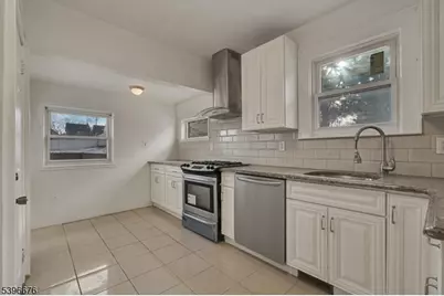 983 Colonial Ave, Union Township, NJ 07083 - Photo 18