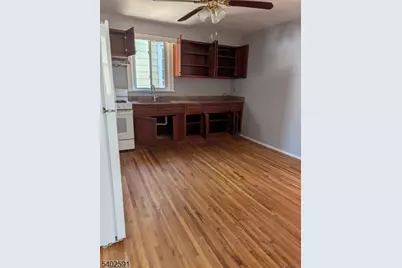 313 Palmer St, Elizabeth, NJ 07202 - Photo 2