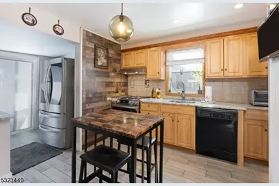 10 Trinity Pl, Kearny, NJ 07032 - Photo 8