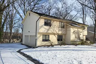 139 Webster Dr, Wayne, NJ 07470 - Photo 2