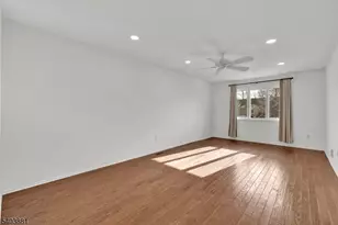 48 Edgefield Dr, Parsippany, NJ 07950 - Photo 10