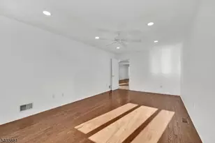 48 Edgefield Dr, Parsippany, NJ 07950 - Photo 12