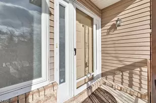 48 Edgefield Dr, Parsippany, NJ 07950 - Photo 6