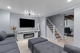 148 Locust Dr, Union Township, NJ 07083 - Photo 20