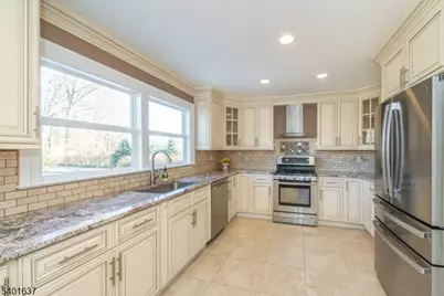 34 Templar Way, Parsippany, NJ 07054 - Photo 10