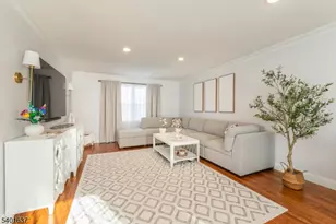 34 Templar Way, Parsippany, NJ 07054 - Photo 4