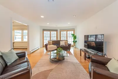 36 Yellow Brick Rd, Wayne Twp., NJ 07470 - Photo 4