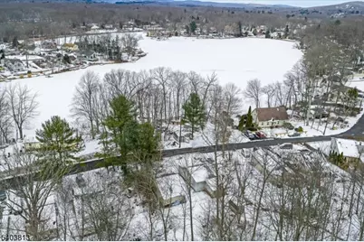 46 Wildwood Rd, Jefferson Township, NJ 07438 - Photo 4