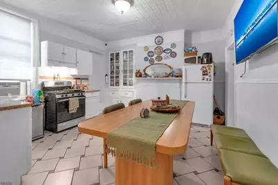 564 Hudson Ave, Weehawken, NJ 07086 - Photo 14